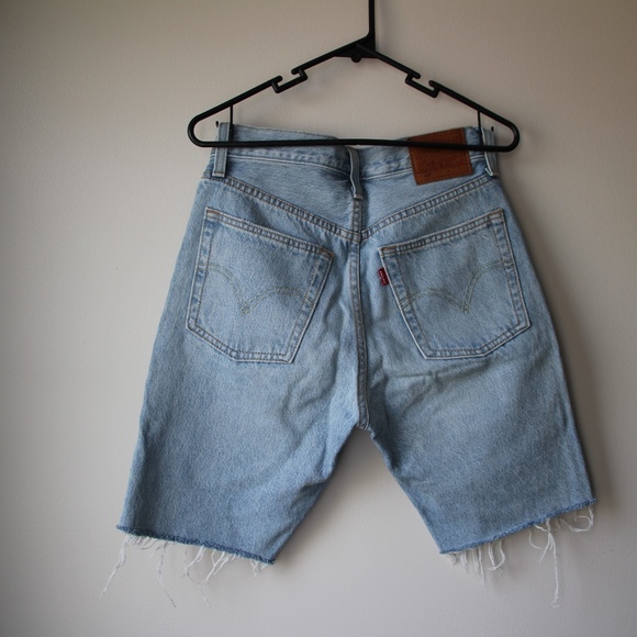 Levi's Bermuda Shorts; Raw Hem; 25W; Never Worn - Picture 2 of 10